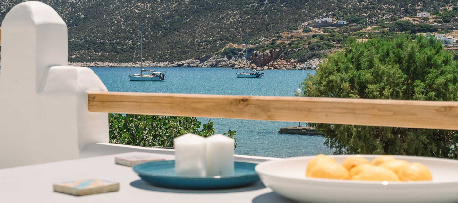 Turquoise maisons by the sea, δίπλα στη θάλασσα