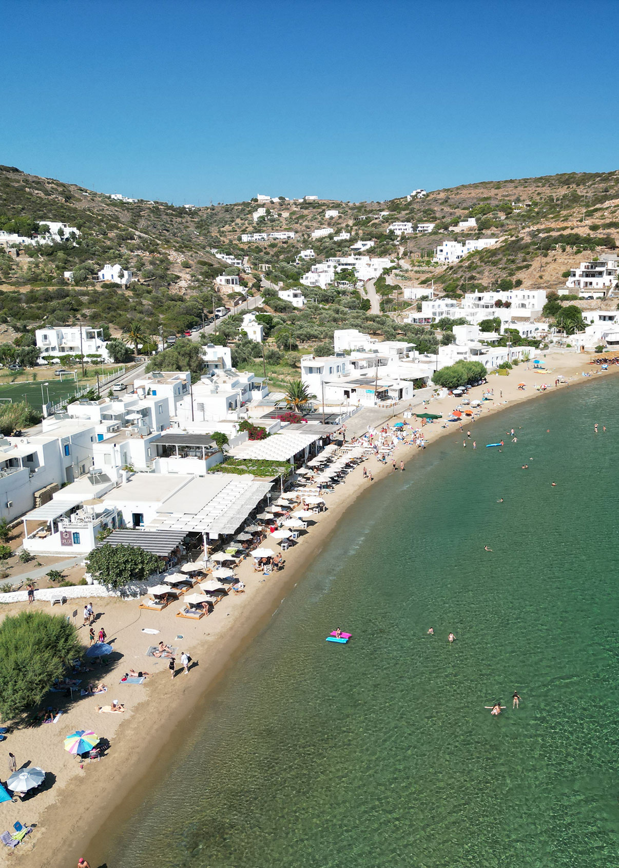 Ο Πλατύς Γιαλός στη Σίφνο από ψηλά